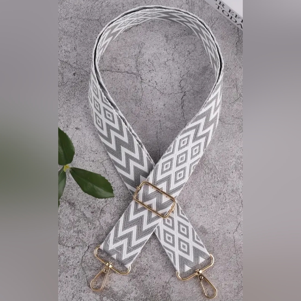 NIP Grey and White Guitar Strap